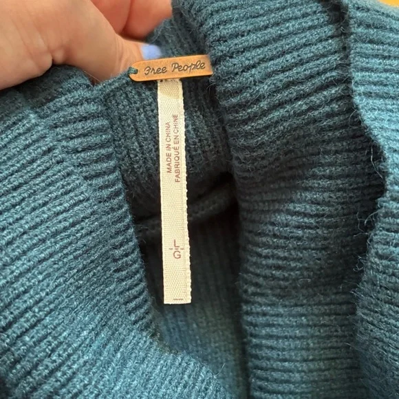 Free People Women's Softly Structured Tunic Sweater Womens Size Large Blue Teal - Picture 6 of 6